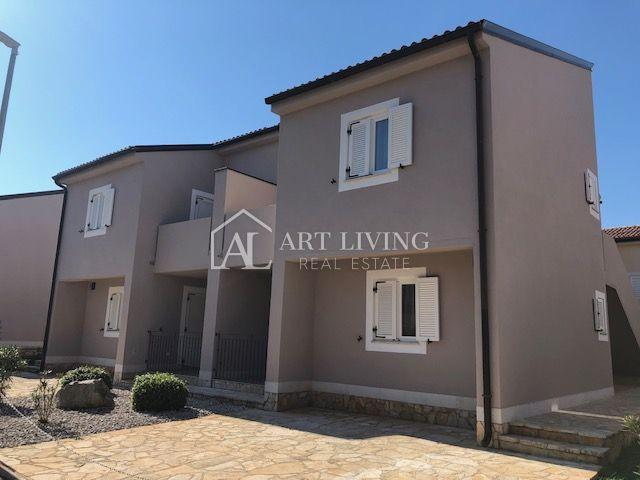 ISTRIA, PULA, surroundings - modern apartment on the first floor near the sea (150m)