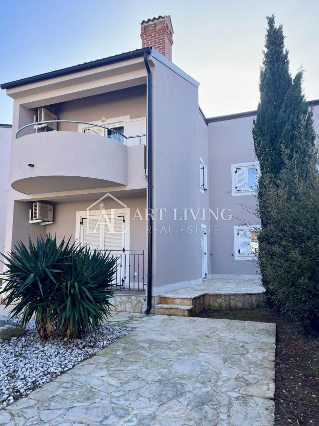 ISTRIA, PULA, surroundings - modern detached house only 150 m from the sea