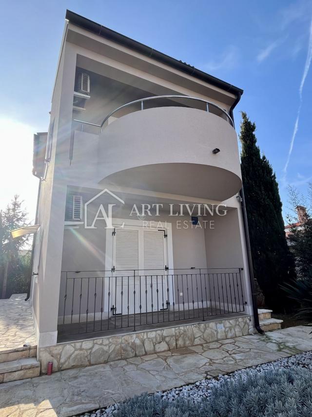 ISTRIA, PULA, surroundings - modern detached house only 150 m from the sea