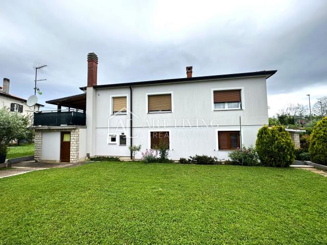 Istria, Umag, surroundings - a spacious detached house with a large landscaped garden