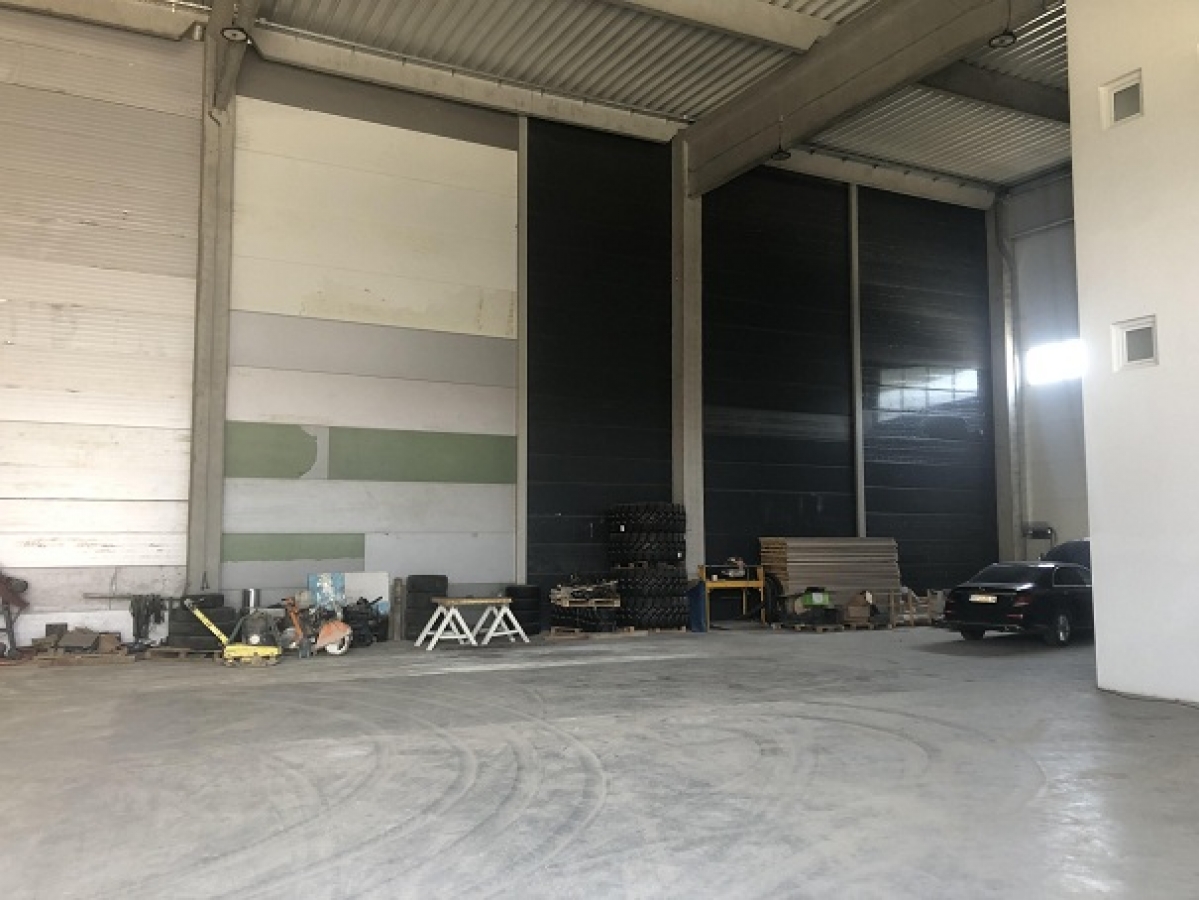 ZEMUN NOVOSADSKI AUTOPUT 1000m2 , 15ari , 6500e