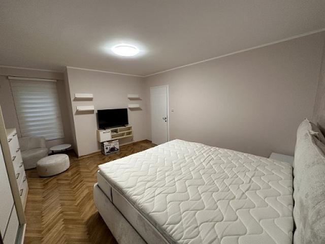 STARI GRAD CENTAR 60m2 , 1100e