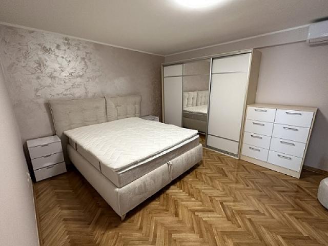 STARI GRAD CENTAR 60m2 , 1100e