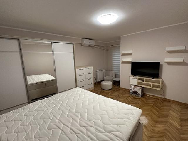 STARI GRAD CENTAR 60m2 , 1100e