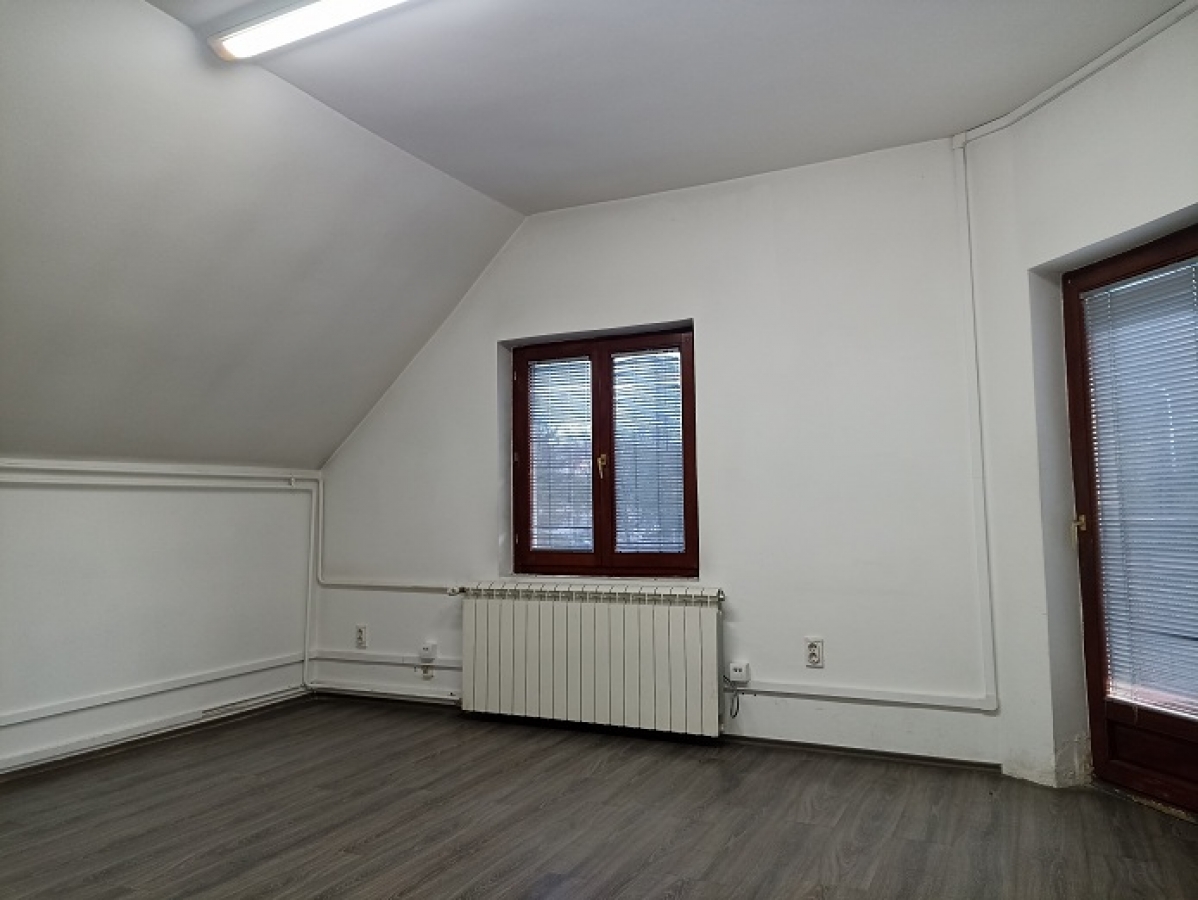 ZEMUN RETENZIJA 220m2 , 2150e