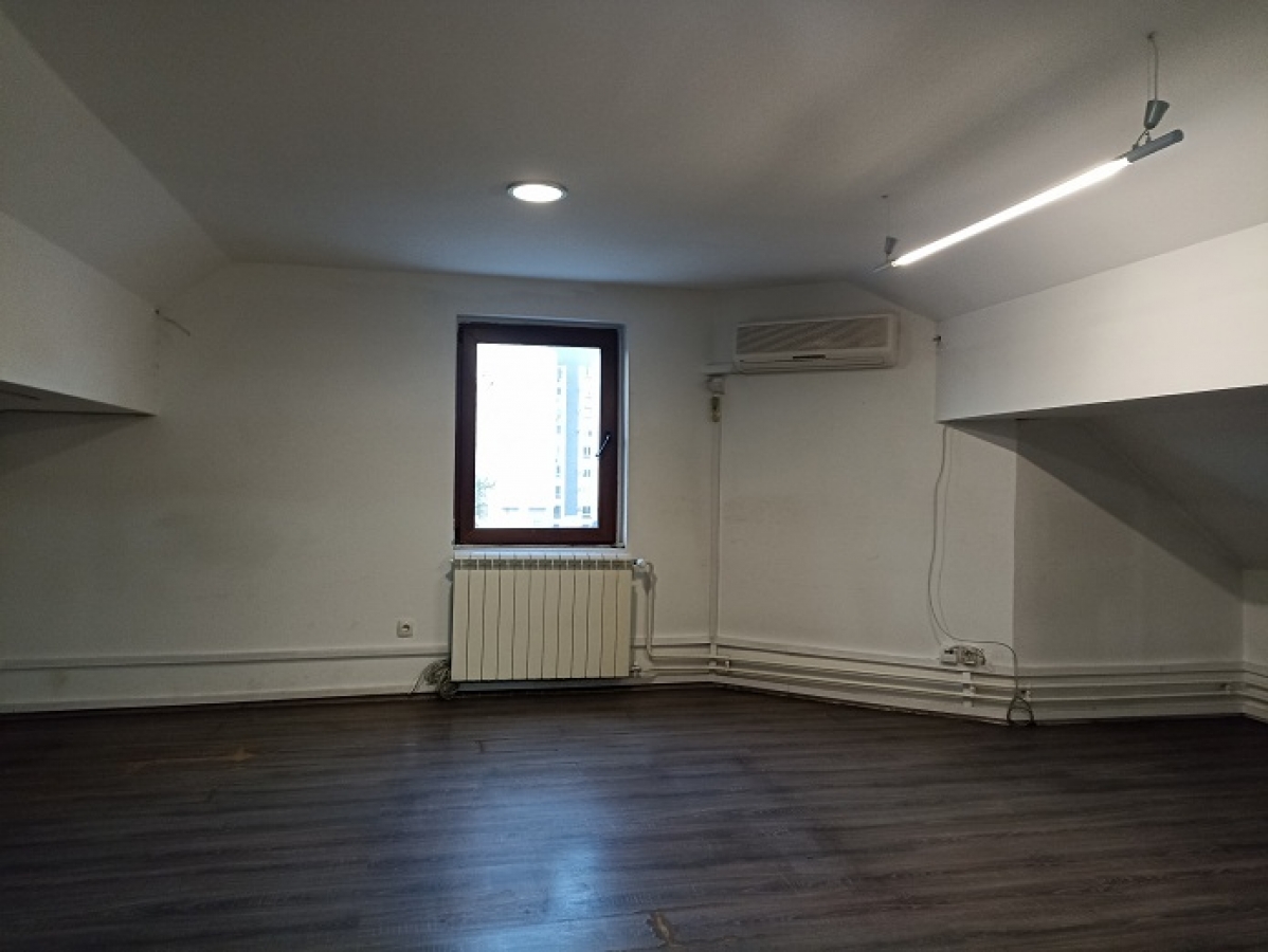 ZEMUN RETENZIJA 220m2 , 2150e