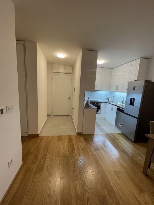 NOVI BEOGRAD BLOK 65 74m2 , 1400e