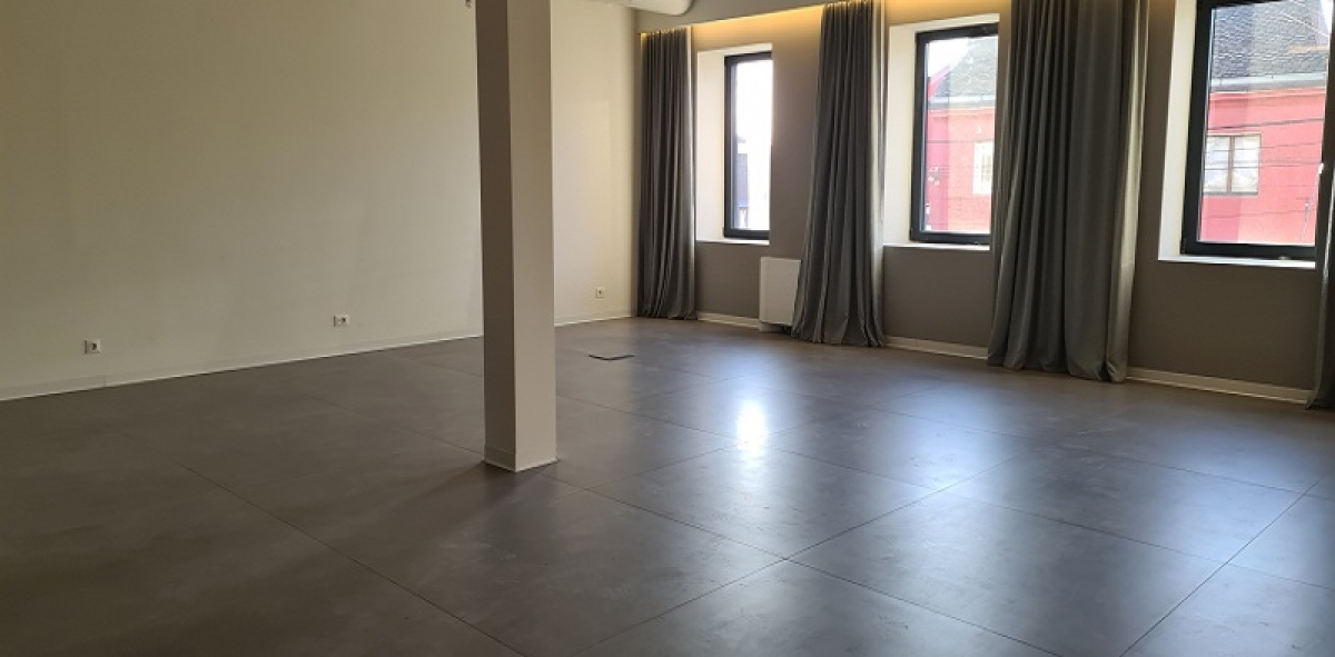 STARI GRAD CENTAR 132m2 , 2450e