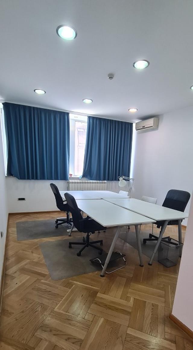 STARI GRAD CENTAR 230m2 , 0 , 2950e