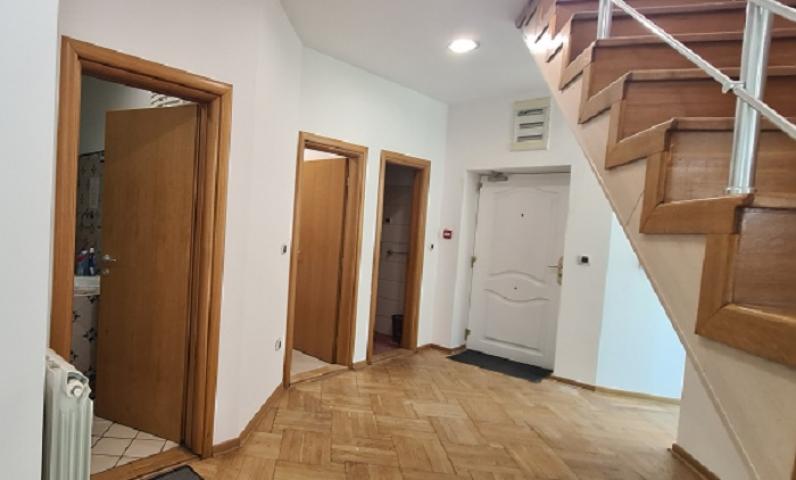 STARI GRAD CENTAR 230m2 , 0 , 2950e