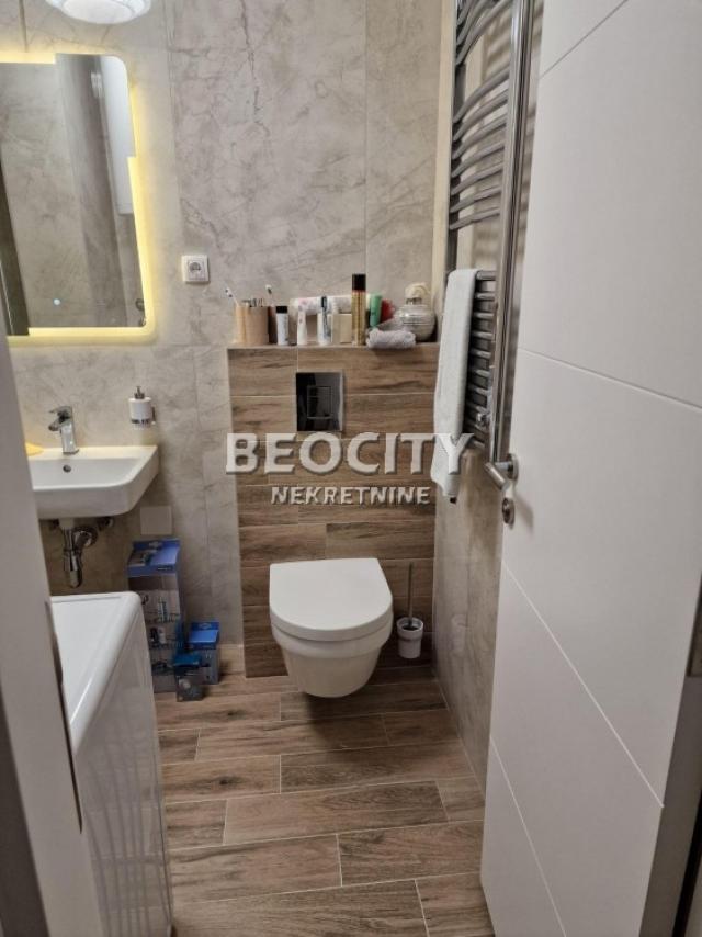 Novi Beograd, Blok 45, (TC Enjub)  -Jurija Gagarina, 2. 0, 55m2, 900EUR GARAŽNO MESTO 