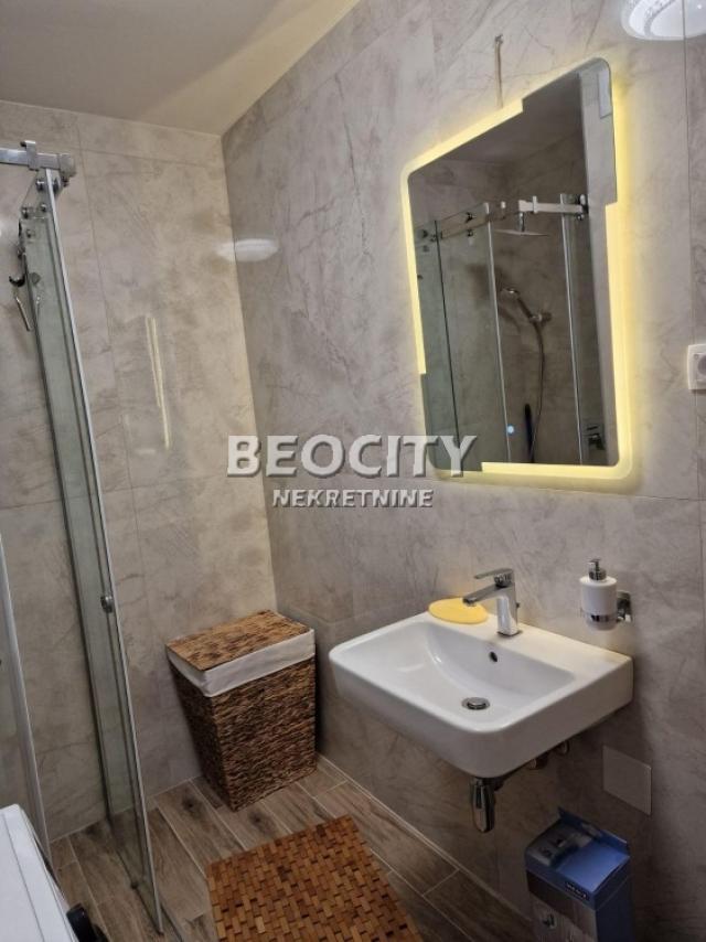 Novi Beograd, Blok 45, (TC Enjub)  -Jurija Gagarina, 2. 0, 55m2, 900EUR GARAŽNO MESTO 