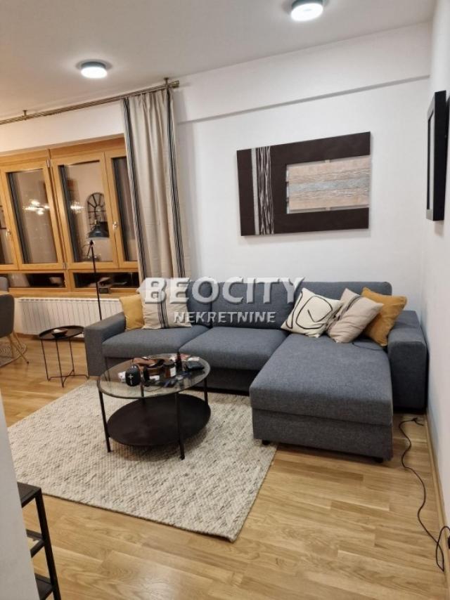 Novi Beograd, Blok 45, (TC Enjub)  -Jurija Gagarina, 2. 0, 55m2, 900EUR GARAŽNO MESTO 