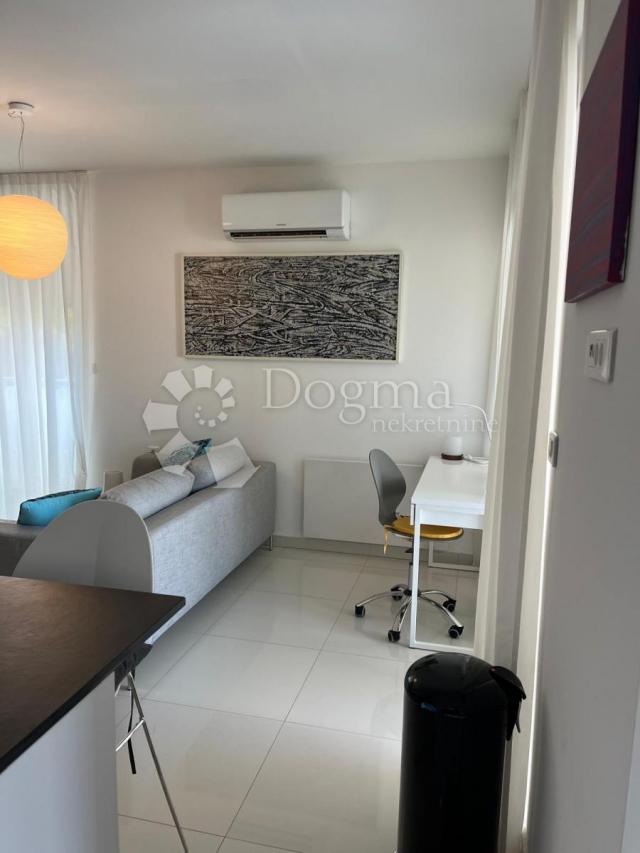 Apartment Njivice, Omišalj, 80m2