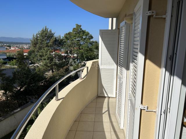 OTOK KRK - MALINSKA - DVOSOBAN APARTMAN S POGLEDOM NA MORE