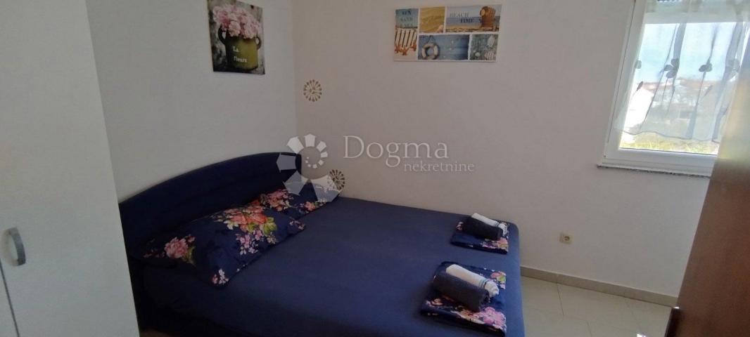 2 APARTMANA  OKOLICA GRADA KRKA