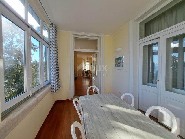 OPATIJA - Luxuriöse Wohnung im Zentrum von 180 m2 mit 4 Parkplätzen