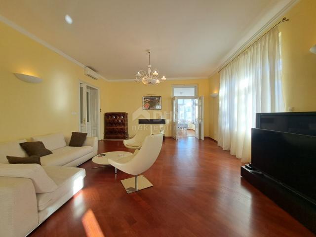 OPATIJA - Luxurious apartment in the center of 180 m2 with 4 parking spaces