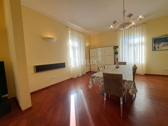 OPATIJA - Luxurious apartment in the center of 180 m2 with 4 parking spaces