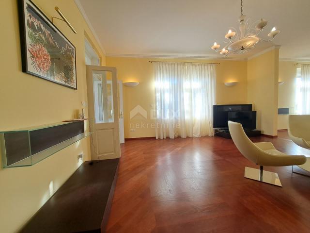 OPATIJA - Luxurious apartment in the center of 180 m2 with 4 parking spaces