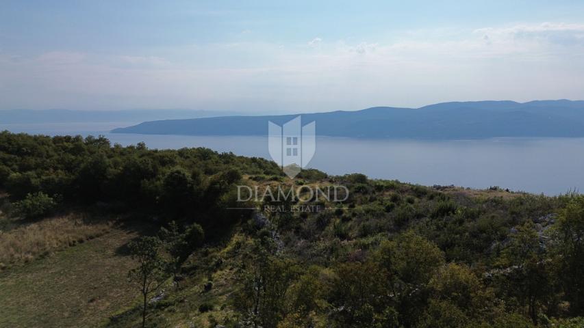 Brseč, building plot with a beautiful view of the sea