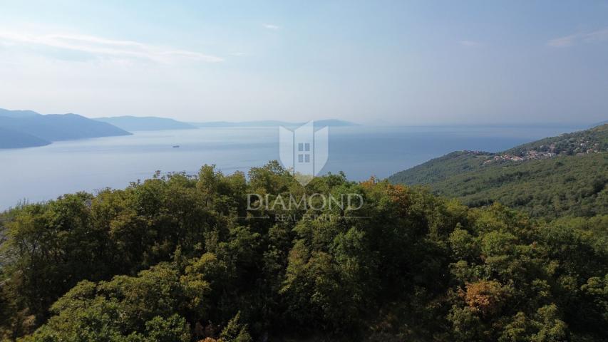 Brseč, building plot with a beautiful view of the sea