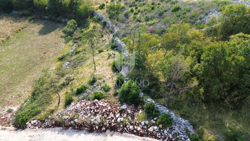 Brseč, building plot with a beautiful view of the sea