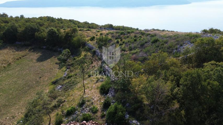 Brseč, building plot with a beautiful view of the sea