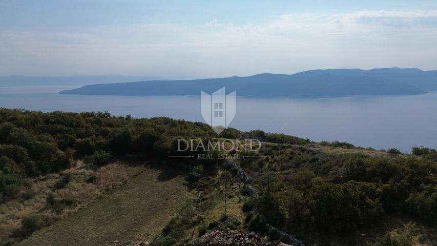 Brseč, building plot with a beautiful view of the sea