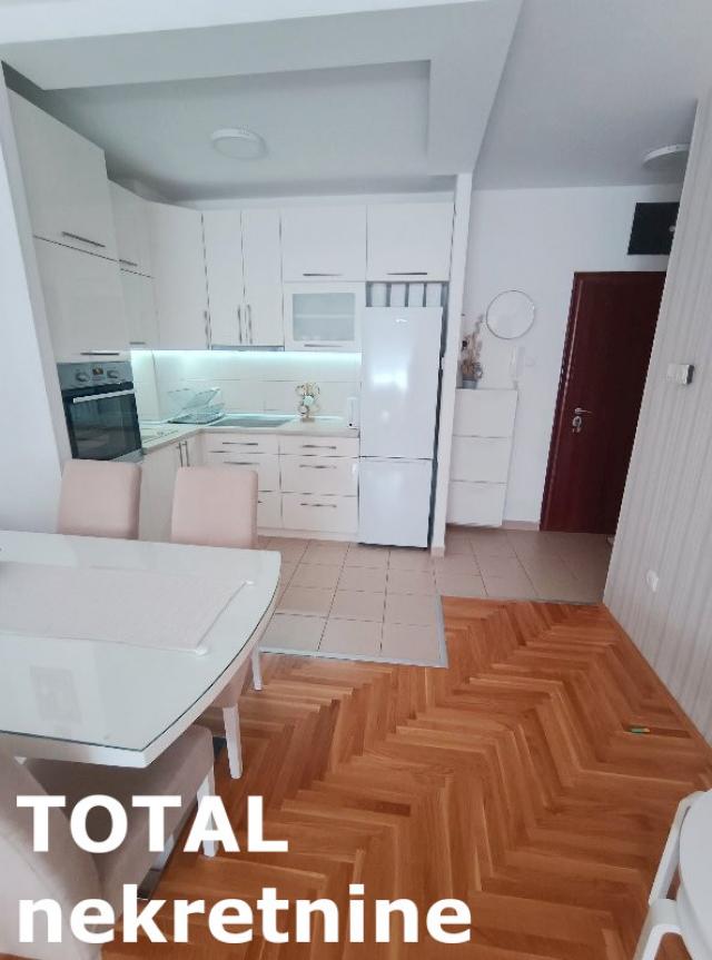 2. 5 Dvoiposoban stan NOVI SAD, 154500€