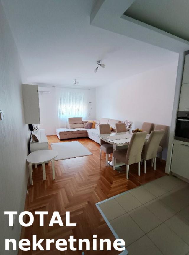 2. 5 Dvoiposoban stan NOVI SAD, 154500€