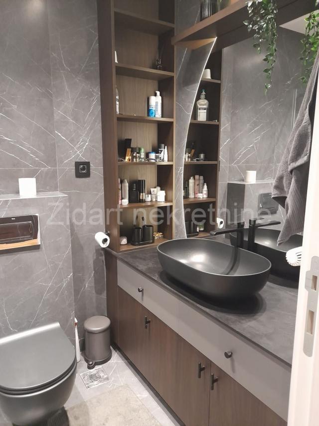 Zvezdara, Lux stan 90m2+ 22m2 terasa kod Kluza