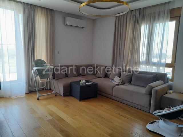 Zvezdara, Lux stan 90m2+ 22m2 terasa kod Kluza