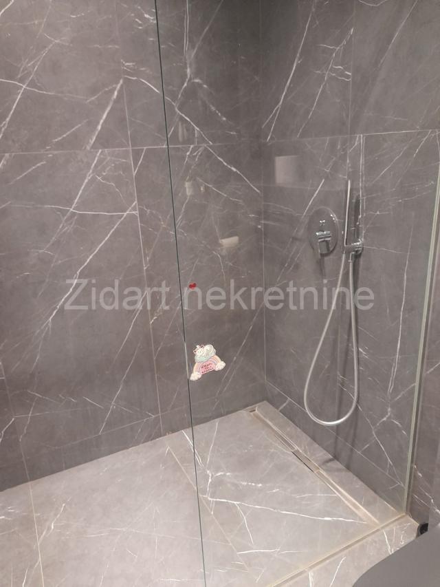 Zvezdara, Lux stan 90m2+ 22m2 terasa kod Kluza