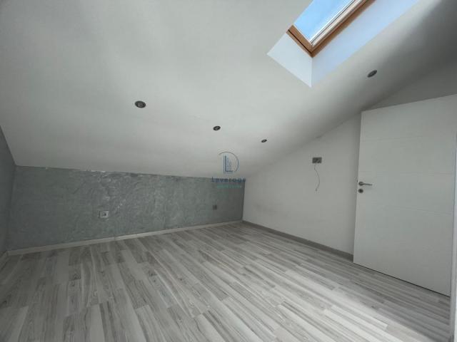 Lux duplex, Vojvode Vlahovića, 44+48 m2