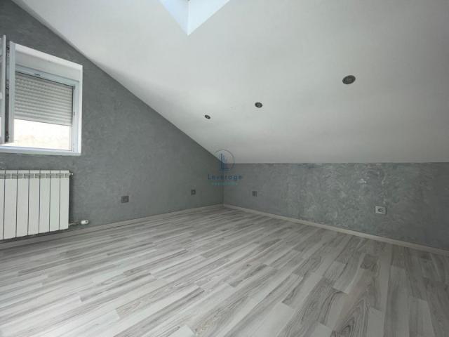 Lux duplex, Vojvode Vlahovića, 44+48 m2