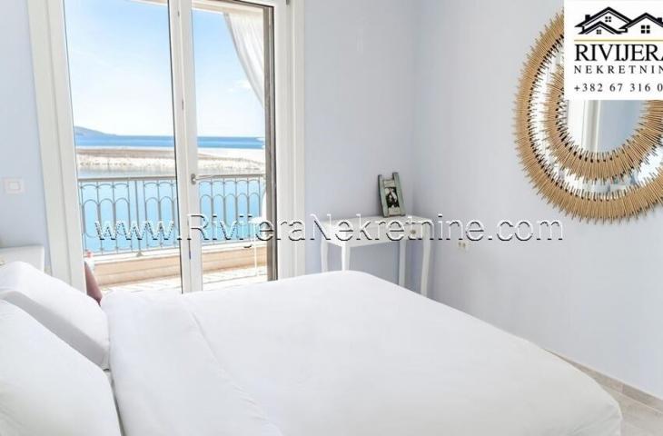 Luxury one bedroom apartment on the top floor in the building IRIS-8 Marina 