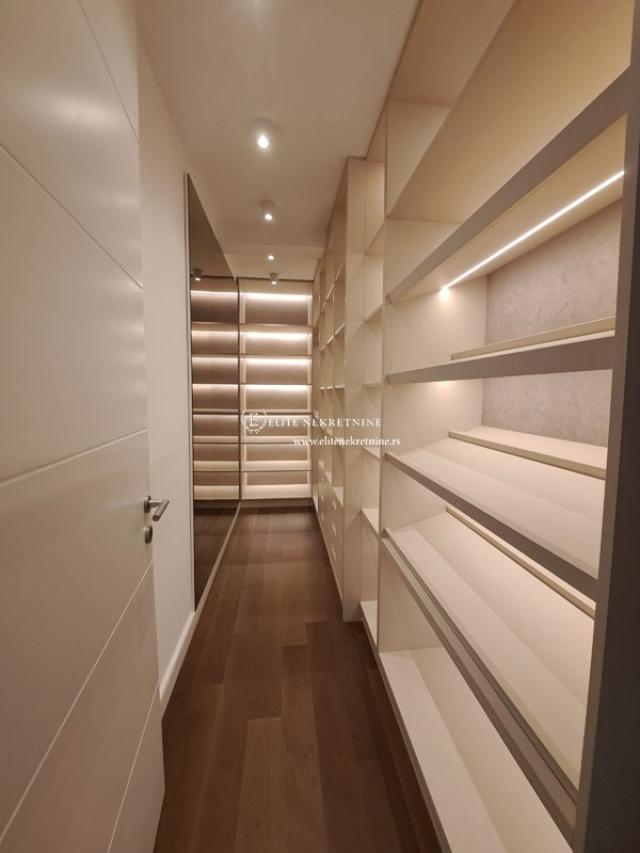 Petosoban lux penthouse, 2 garazna mesta