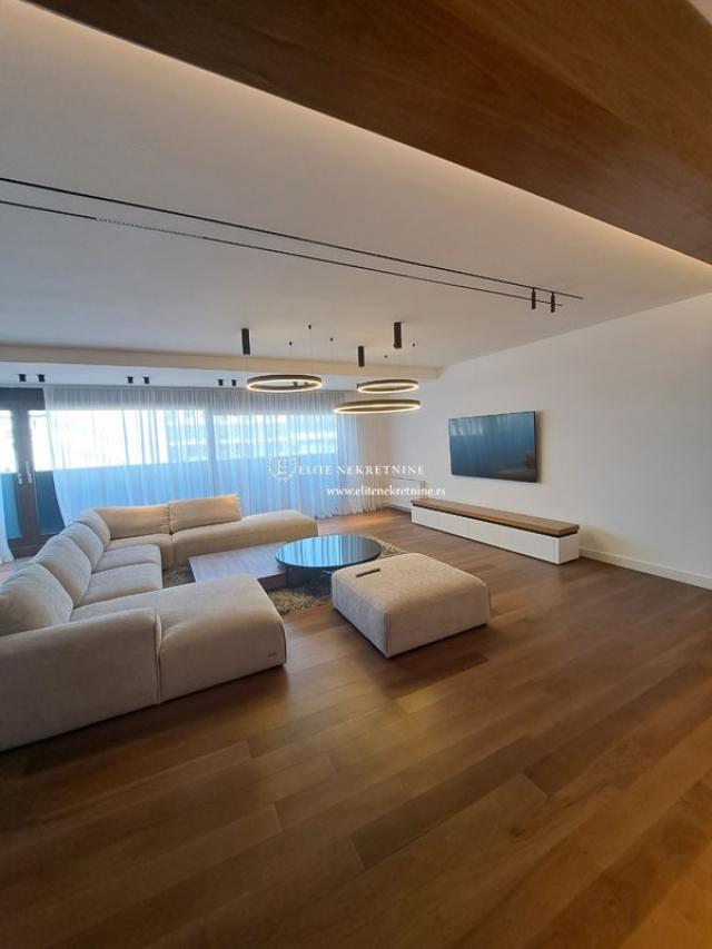 Petosoban lux penthouse, 2 garazna mesta