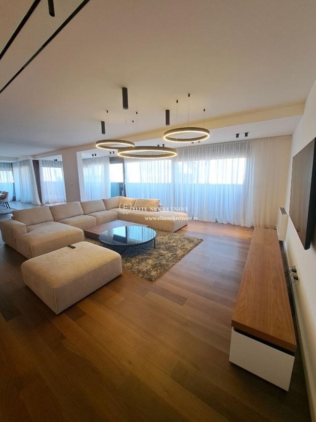 Petosoban lux penthouse, 2 garazna mesta