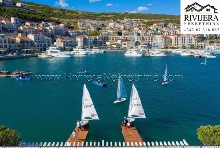 Luxury one bedroom apartment on the top floor in the building IRIS-8 Marina 