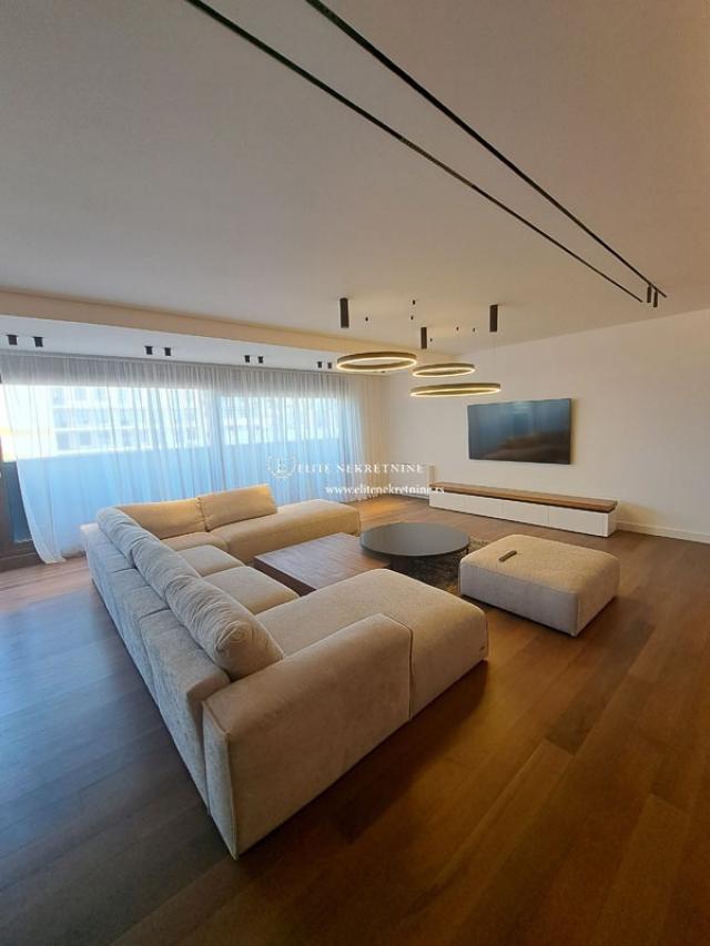 Petosoban lux penthouse, 2 garazna mesta