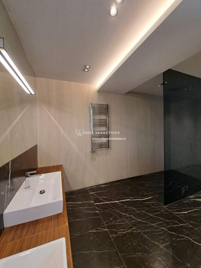 Petosoban lux penthouse, 2 garazna mesta