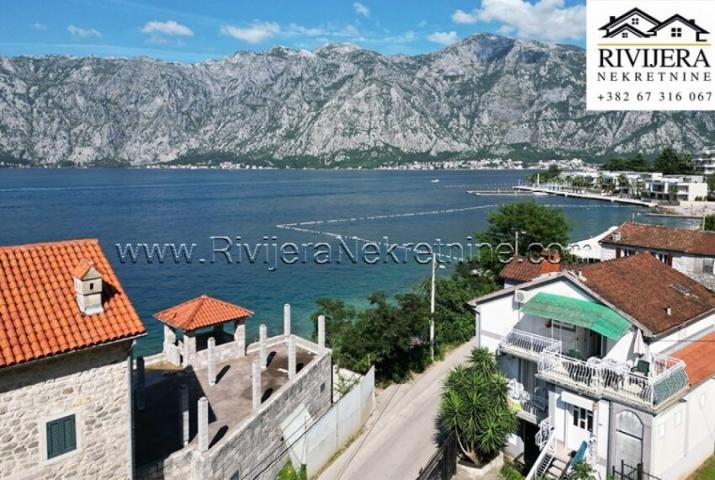 Na prodaju dvoetazna kuca Markov Rt Kotor