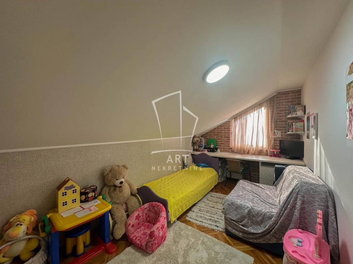 Vidikovački venac, prostran duplex, +35m2 terasa ID#8033