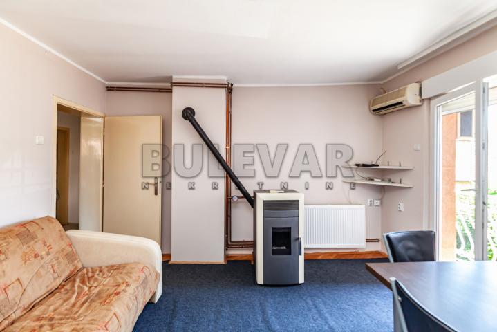 Renoviran  dvoiposoban  stan, drugi  sprat, 62 m2, Duvanište - Trošarina