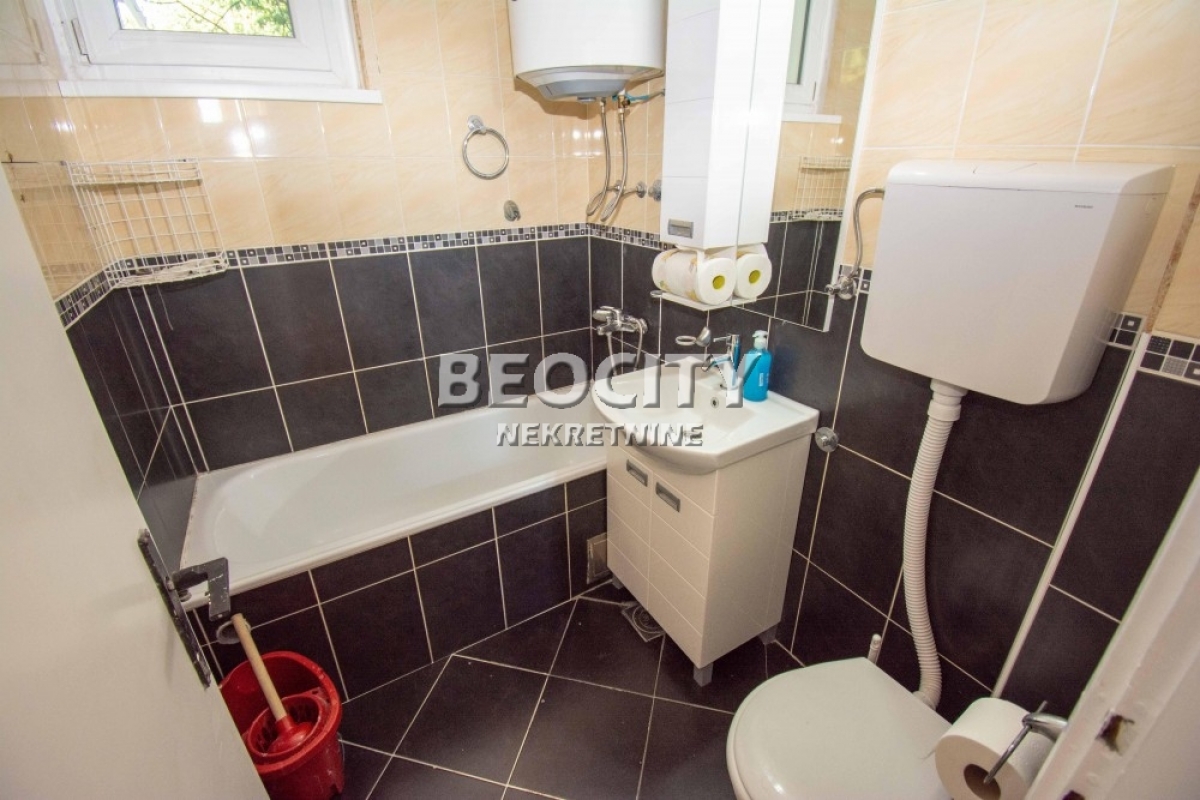 Rakovica, Petlovo brdo, 11. krajiške divizije, 3. 0, 67m2, 125000EUR