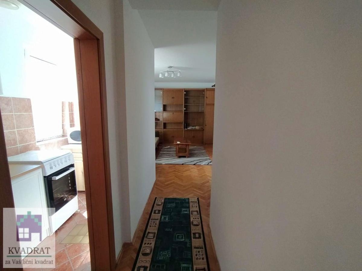 IZDAVANJE! Trosoban stan 58 m², I, Obrenovac - centar – 350 € (GARAŽNO MESTO)