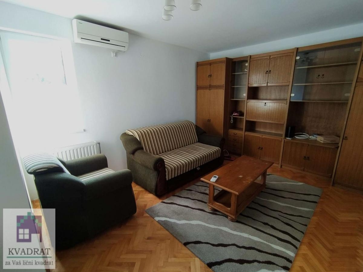 IZDAVANJE! Trosoban stan 58 m², I, Obrenovac - centar – 350 € (GARAŽNO MESTO)