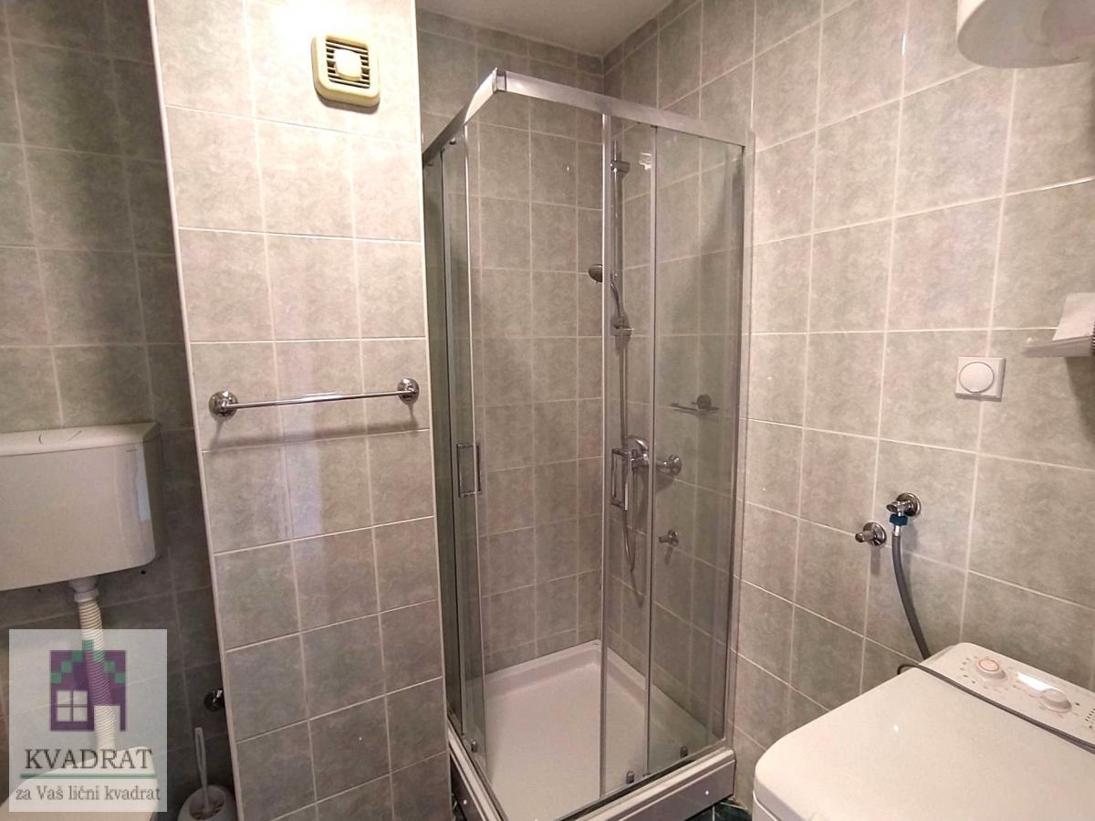 IZDAVANJE! Trosoban stan 58 m², I, Obrenovac - centar – 350 € (GARAŽNO MESTO)